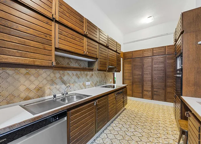 Westside Apartment *